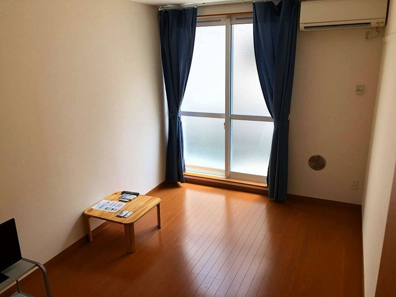 レオパレスサンシャイン貫井北 居間