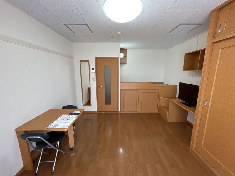 レオパレス桜水 居間