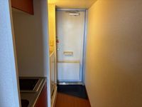 レオパレスＱＵＡＴＲＥ 玄関