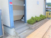 レオパレスリーザ三輪 エントランス