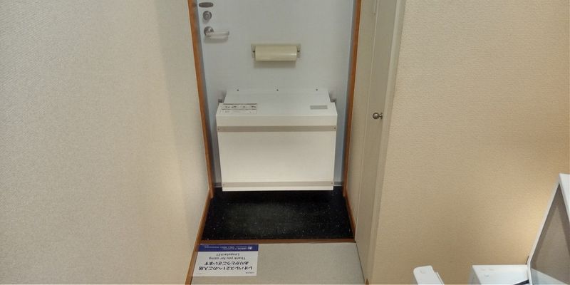 レオパレスルミエール 玄関