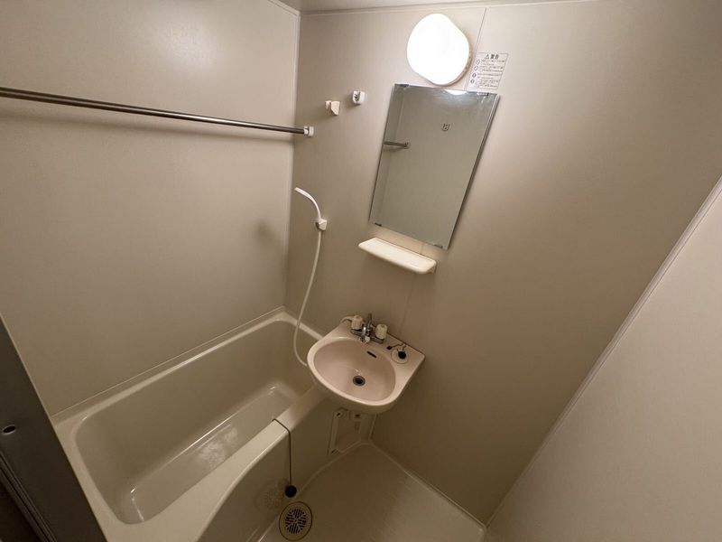 レオパレスグルヌーユ 風呂