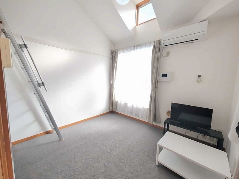 レオパレスエス 居間