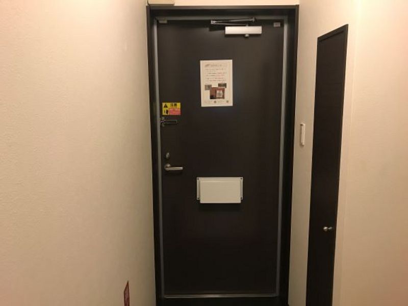 レオネクストサンヤ 玄関