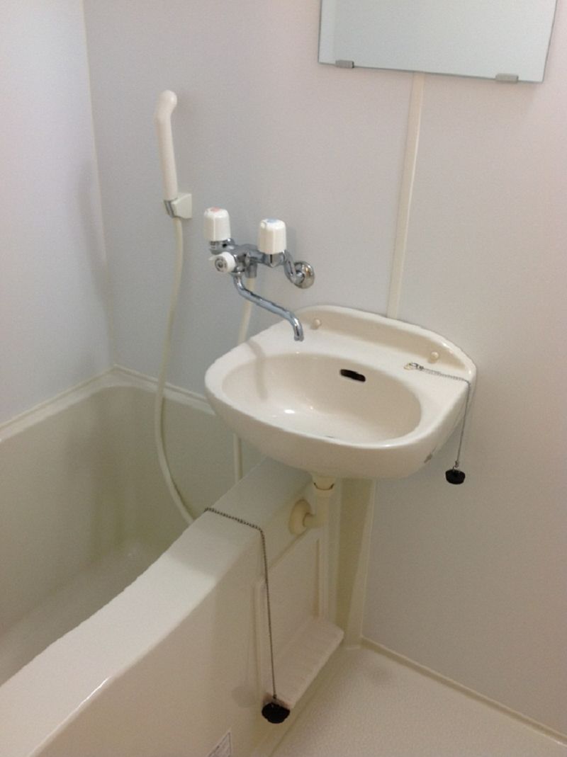 LEONEXT Nishimachi Bathroom