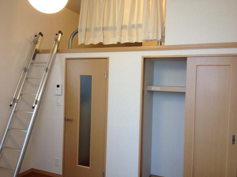 レオパレスコリウス 収納