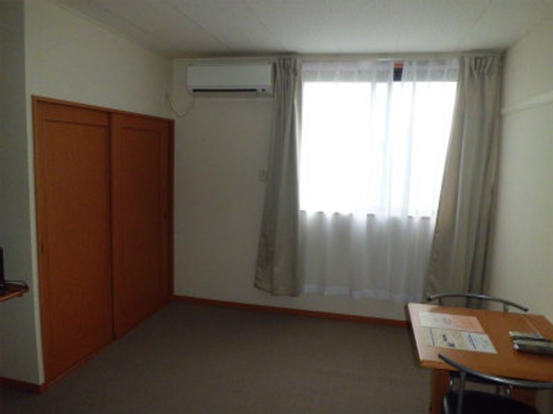 レオパレスラ　シェーヌ可児 居間