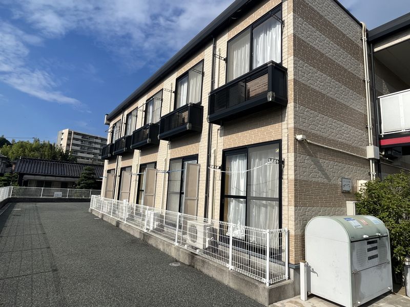 レオパレス里の尾 外観