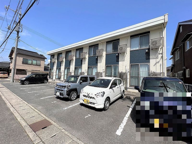 レオネクストアガリミチ 駐車場