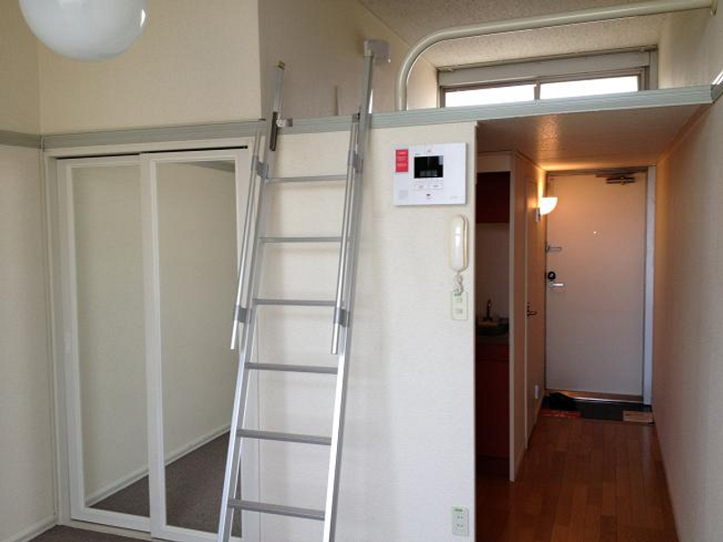 レオパレスサンコートオンダ 居間