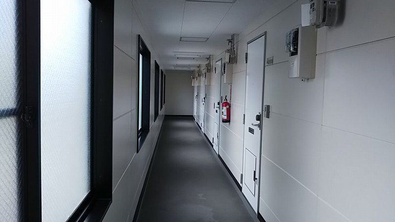 レオパレスエクレール エントランス