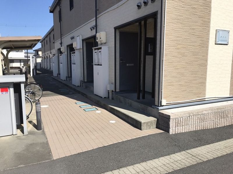 レオパレスきらら エントランス