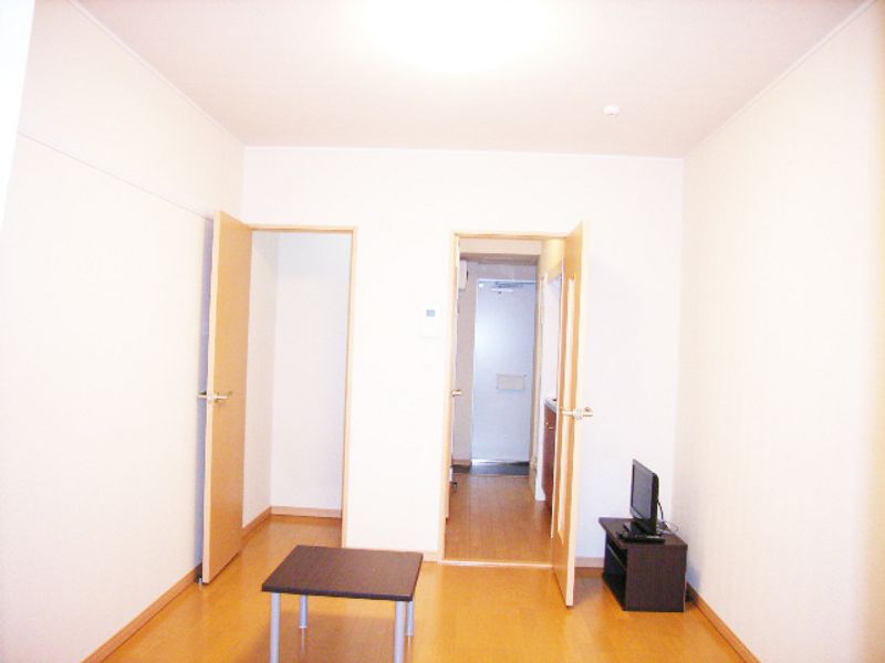 レオパレスひすい 居間