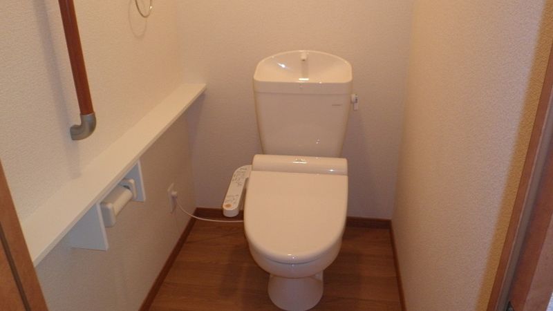 LEONEXT Pegasus Toilet
