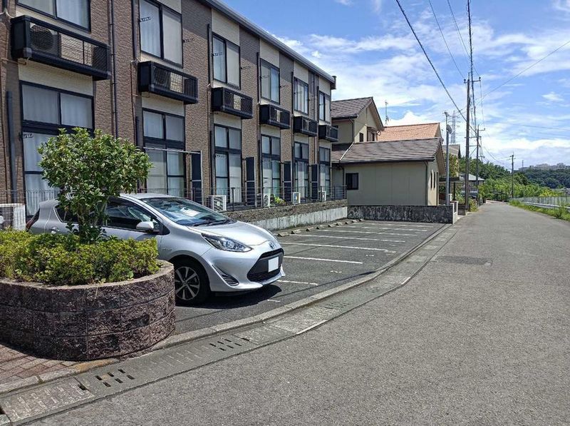 レオパレスエスポワール秋桜 駐車場