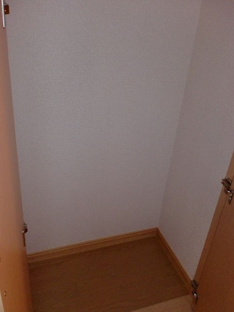 レオパレスカルモⅡ 収納
