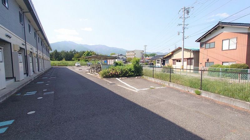 レオパレスＦＵＪＩＴＡＹＡ 駐車場