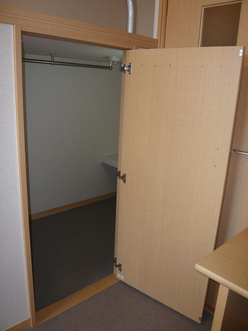 レオパレスりんぶん 収納