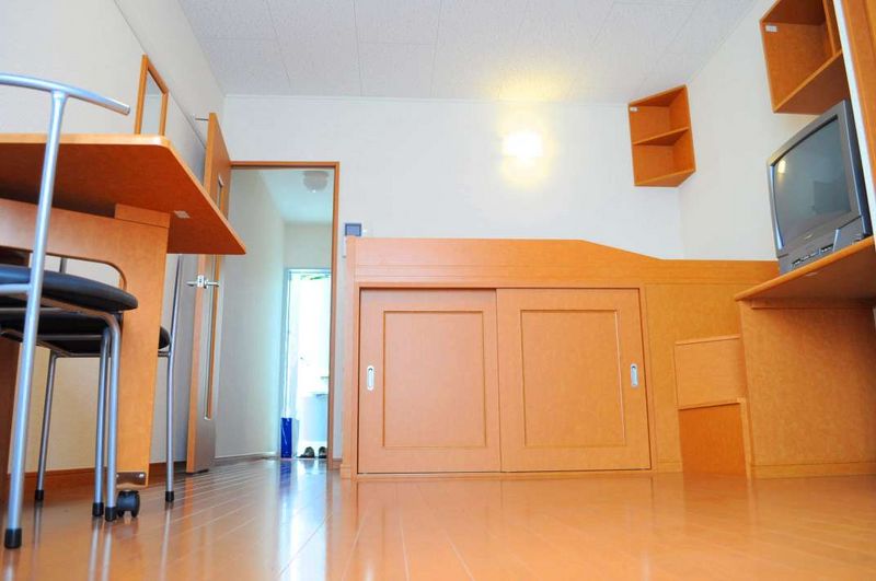 レオパレスシェーネ 居間