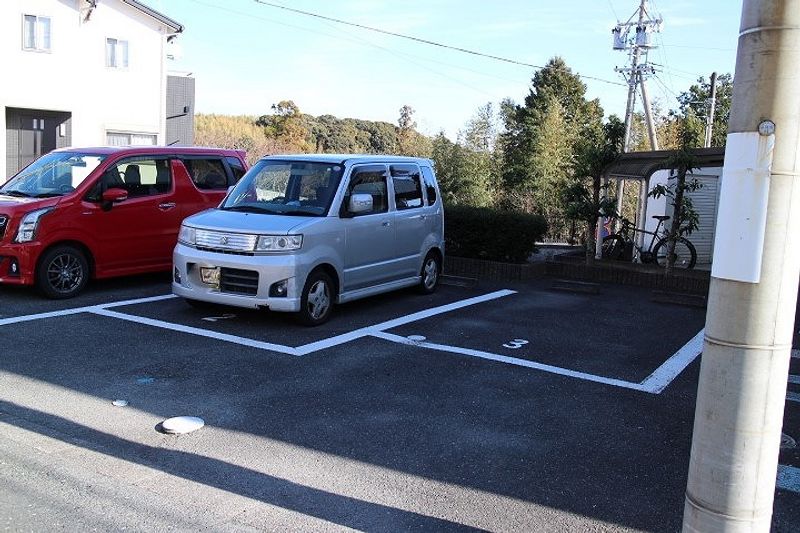 レオパレスヴィバーチェⅡ 駐車場