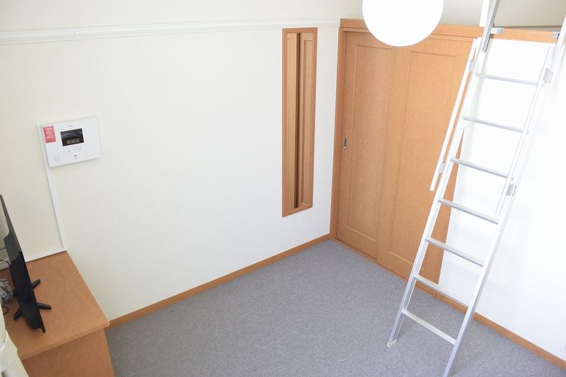 レオパレス郷 居間