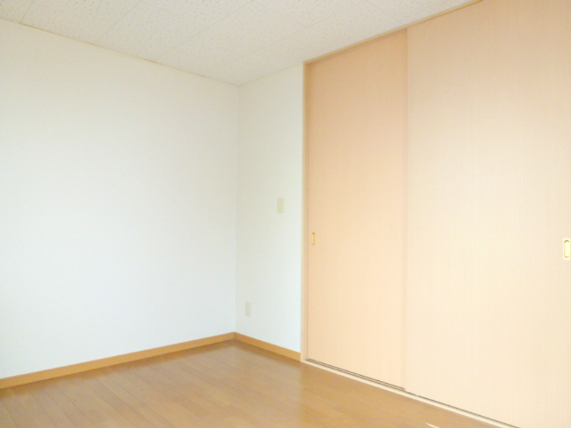 レオパレスやませ 寝室