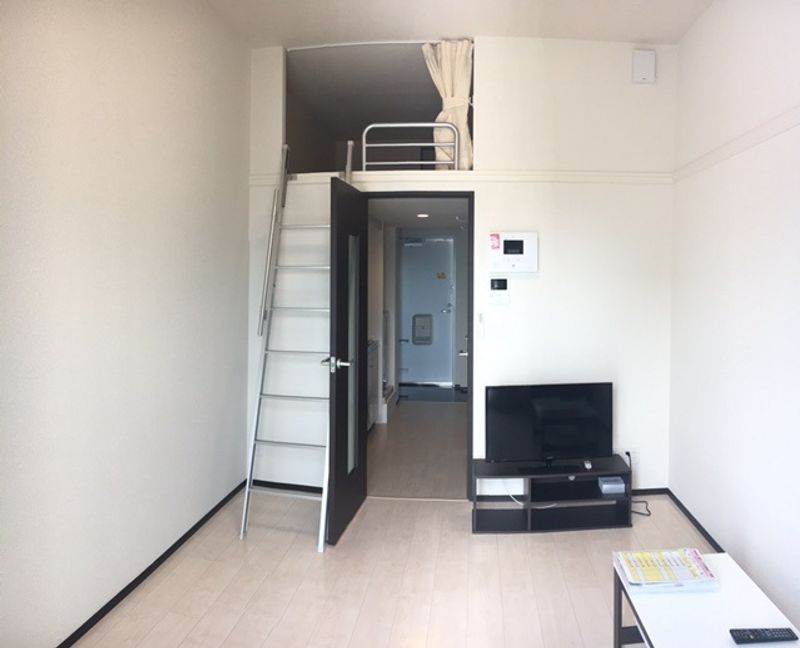 ミランダサニーハイツ　光 居間