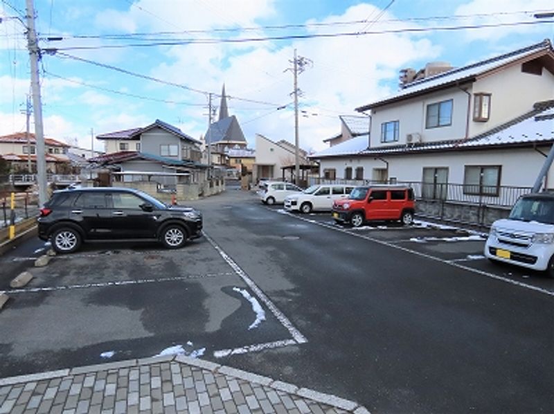 レオパレスサンズ 駐車場