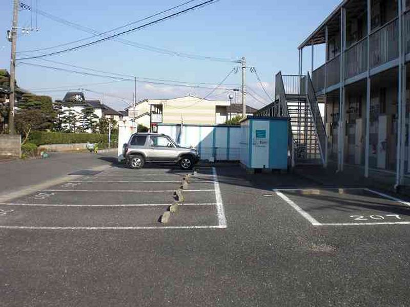 レオパレス菊陽 駐車場