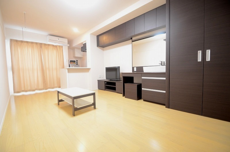 MIRANDA Celeste IV 거실