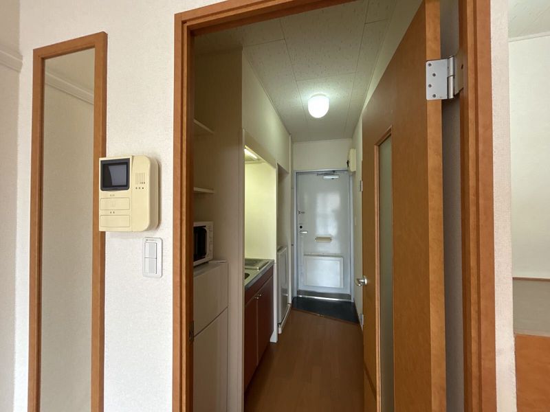 レオパレス柏屋 玄関