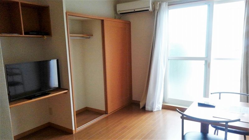 レオパレス双葉 居間