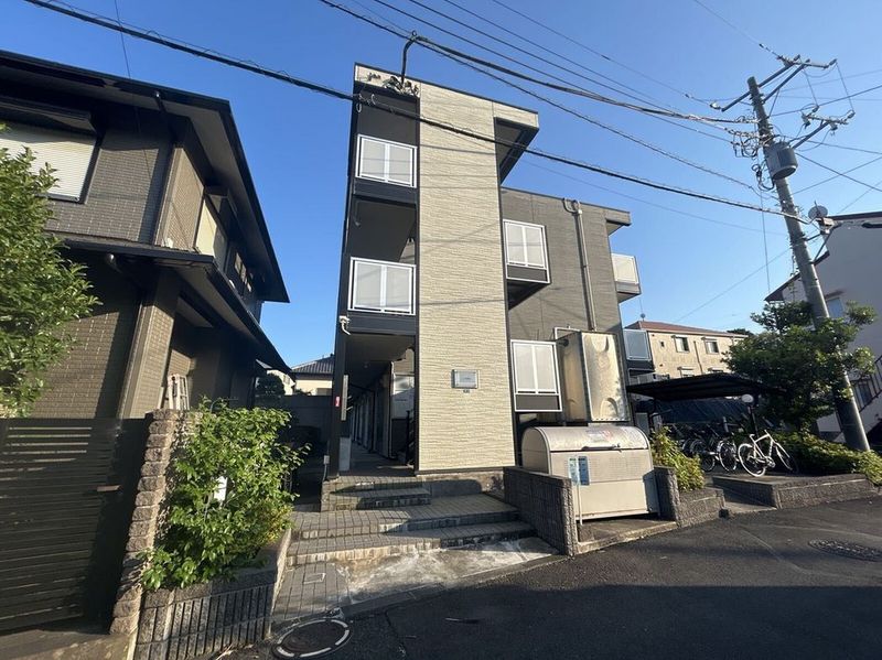レオパレスしろがね 外観