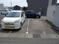 レオパレス瑞穂第二 駐車場