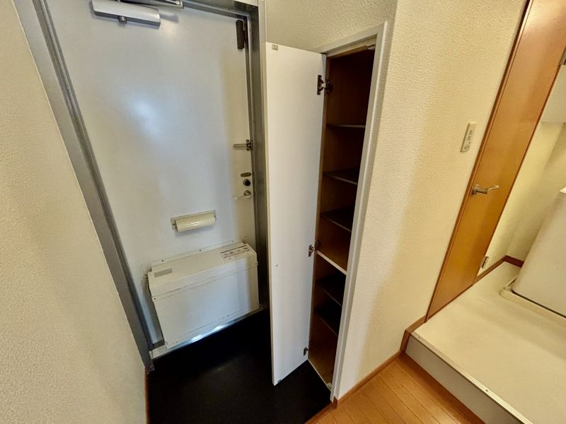 レオパレスＳＨＩＯＨＡＲＡⅡ 玄関