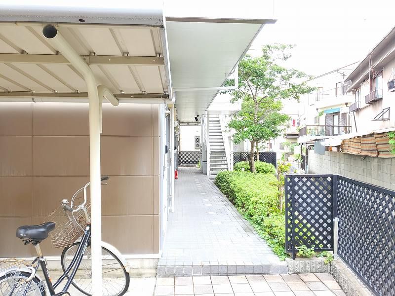 レオパレスＩ．Ｓ．千里丘 エントランス