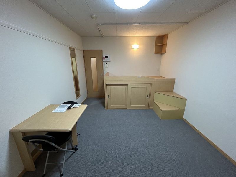 レオネクストサーフサイド海誠 居間