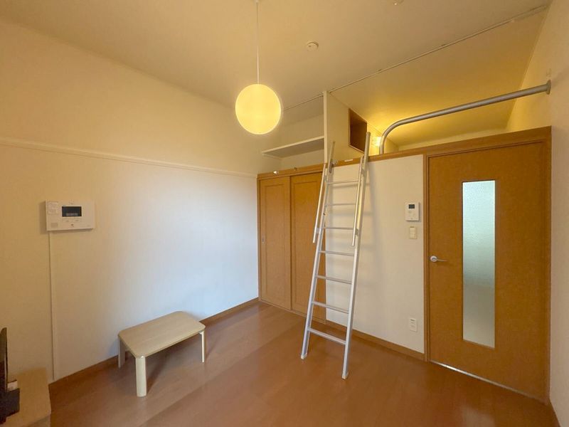 レオパレスフォレスタ 居間