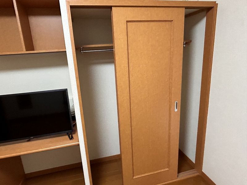 レオパレスシャトー　西門 収納