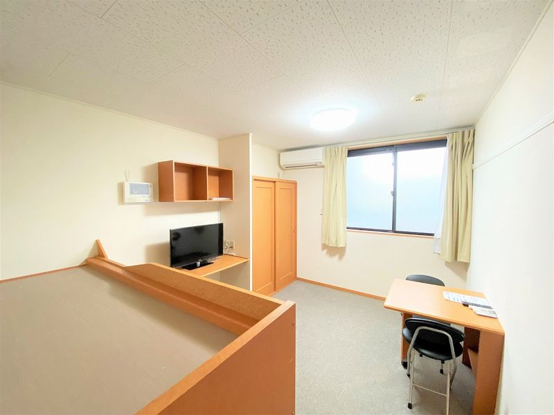 レオパレス源藤 居間