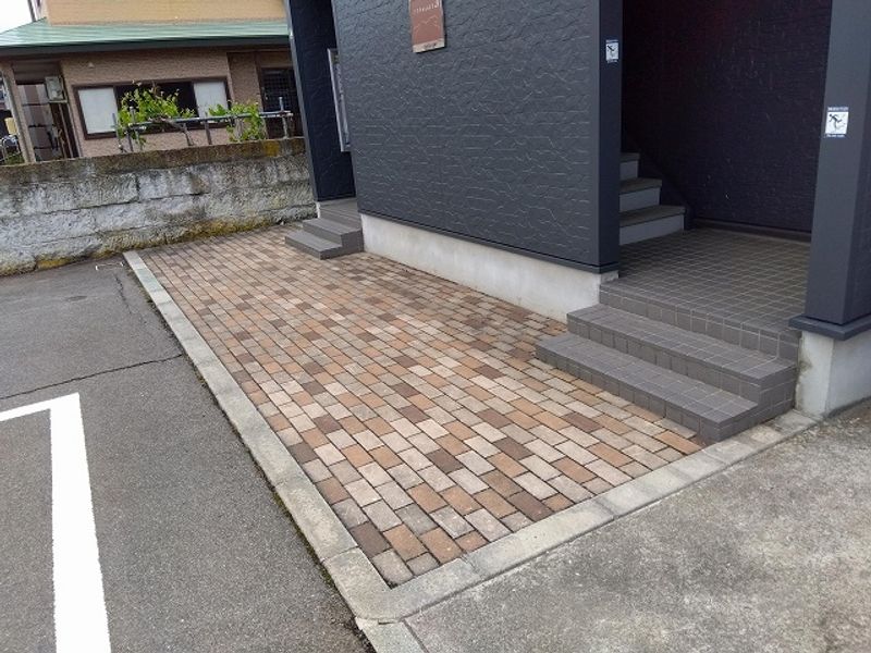 レオパレス松が岬 エントランス