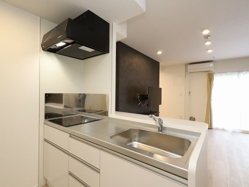 Maison Lumiere Kitchen