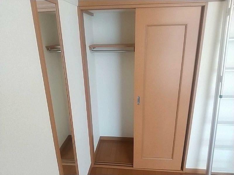 レオパレスメルベーユⅢ 収納