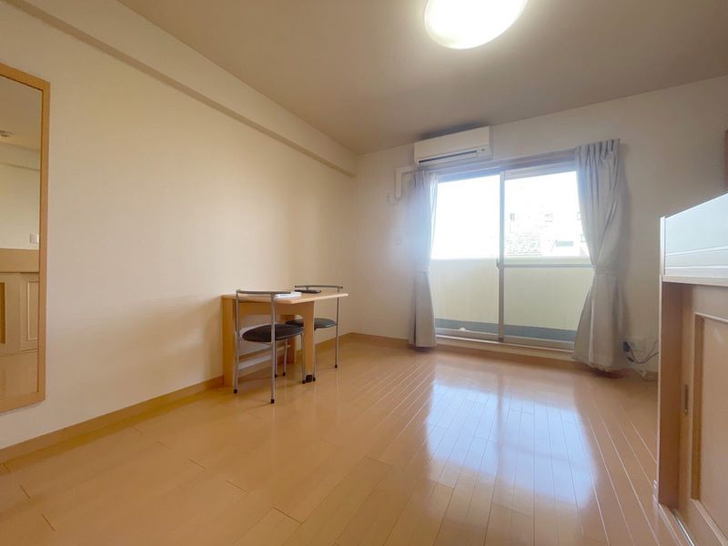 leopalace REZON Nakamozu Living room