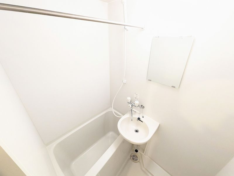 LEONEXT Sakura Phòng tắm