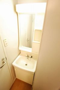 レオパレスセレッソ 洗面所