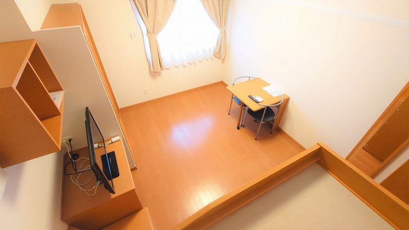 レオパレス梨の木 居間