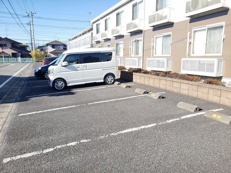 レオパレスＲｅｄｓ　ｆｉｅｌｄ 駐車場