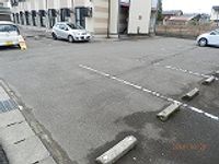 レオパレスフォンティーヌ 駐車場
