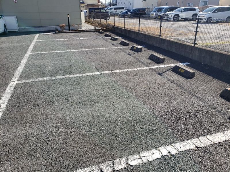 レオパレスボヌール 駐車場